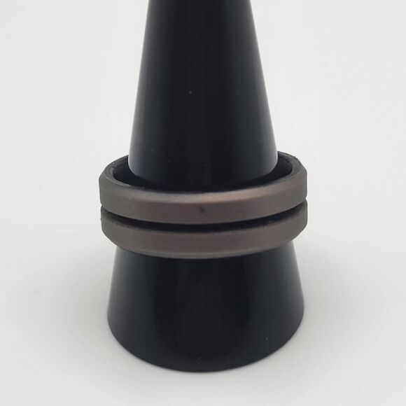 ROQ Gray & Black Breathable Comfort Engraved Middle Line Silicone Ring (11) - Picture 2 of 7